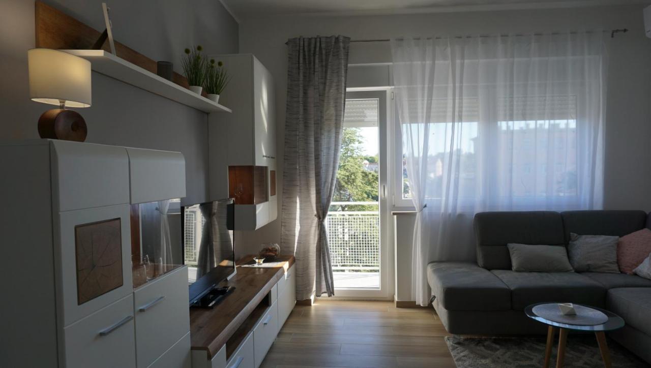 Apartman Luka Pula Bagian luar foto