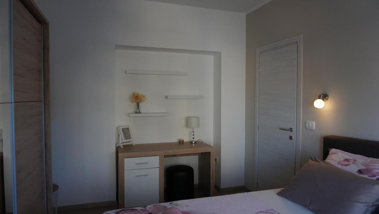 Apartman Luka Pula Bagian luar foto