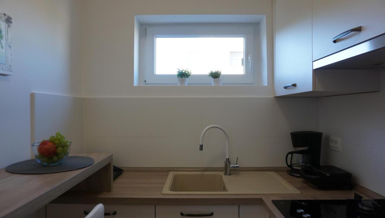 Apartman Luka Pula Bagian luar foto