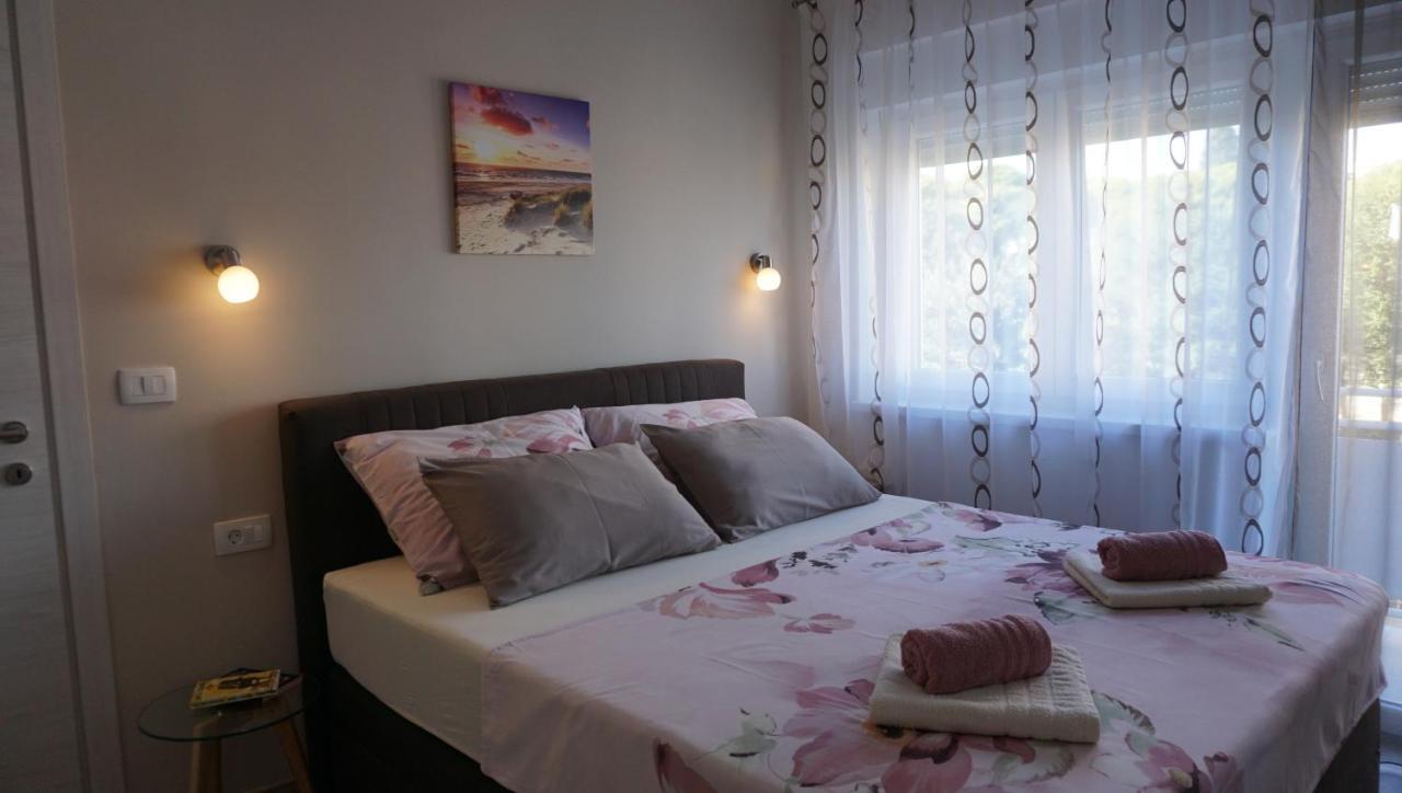 Apartman Luka Pula Bagian luar foto