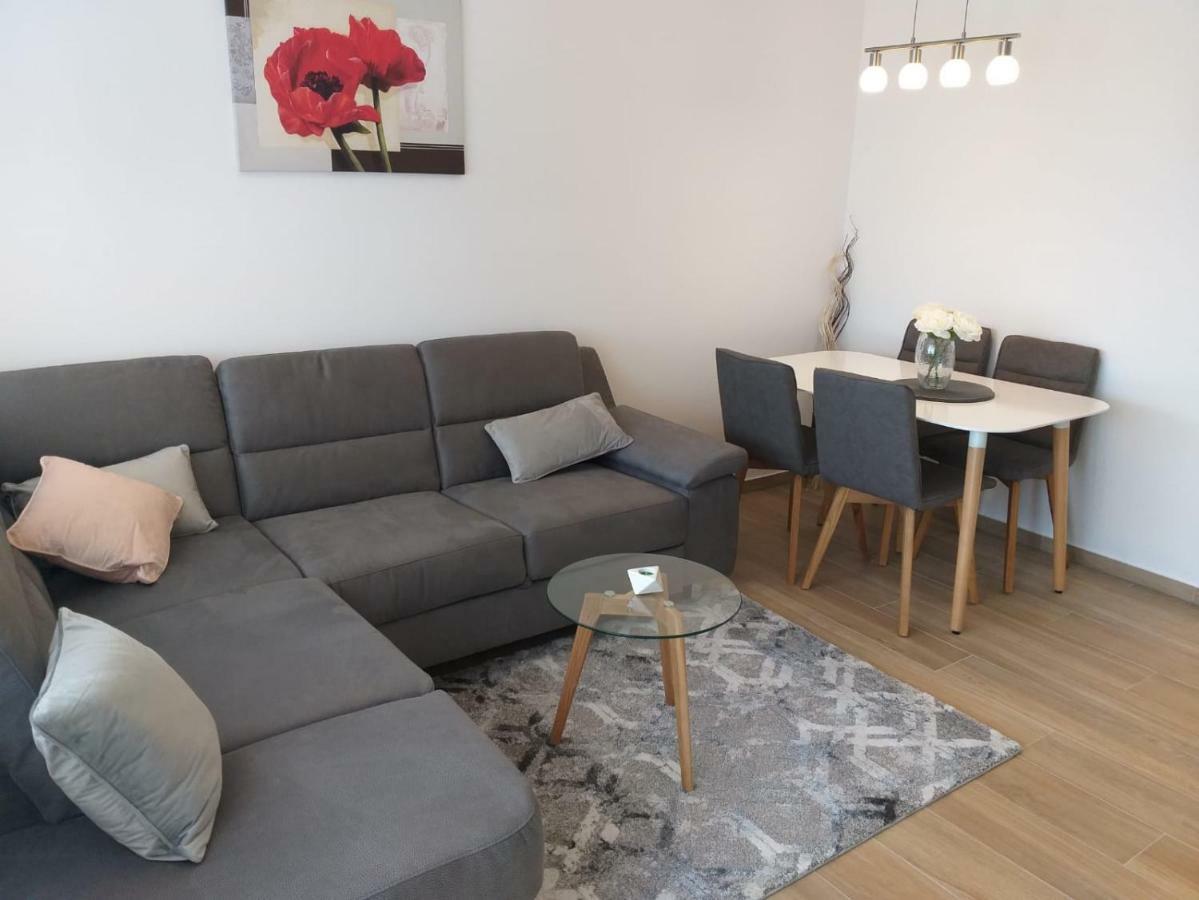 Apartman Luka Pula Bagian luar foto